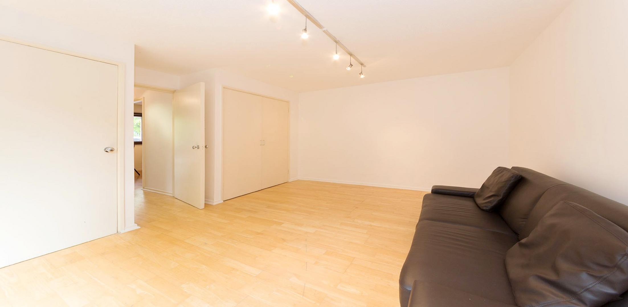 			HOT WATER AND HEATING INCLUDED , 1 Bedroom, 1 bath, 1 reception Flat			 Lymington Road, WEST HAMPSTEAD